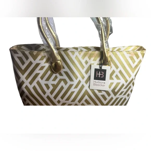 Hudson + Bleeker Gold Labyrinth Print Tote - Picture 7 of 16